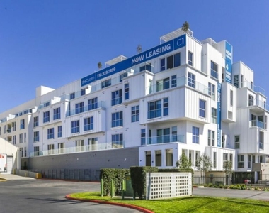 4210 Del Rey Avenue - Photo Thumbnail 4