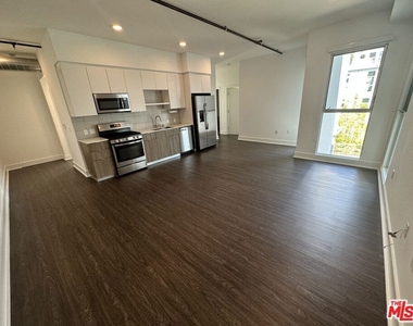 4210 Del Rey Avenue - Photo Thumbnail 10