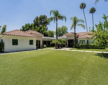 17520 Embassy Drive - Photo Thumbnail 3