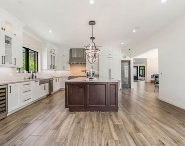 17520 Embassy Drive - Photo Thumbnail 18