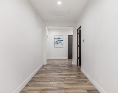 17520 Embassy Drive - Photo Thumbnail 26