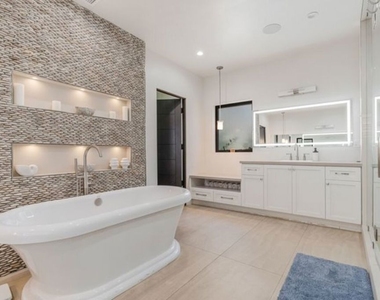 17520 Embassy Drive - Photo Thumbnail 34