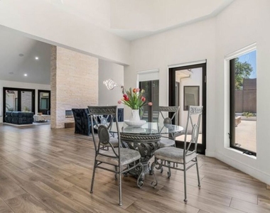 17520 Embassy Drive - Photo Thumbnail 15