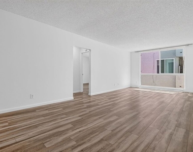 311 Montana Avenue - Photo Thumbnail 12
