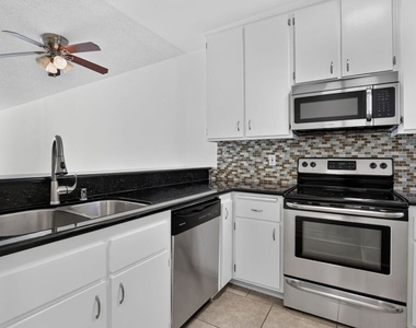 311 Montana Avenue - Photo Thumbnail 9