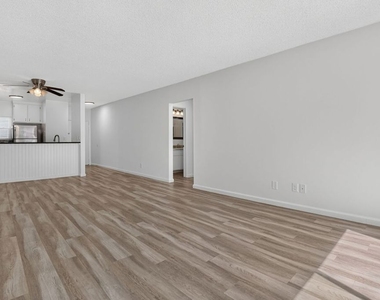 311 Montana Avenue - Photo Thumbnail 15