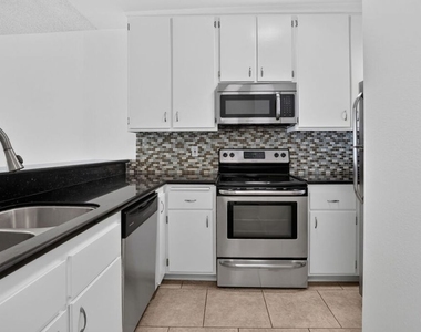 311 Montana Avenue - Photo Thumbnail 7