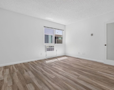 311 Montana Avenue - Photo Thumbnail 17