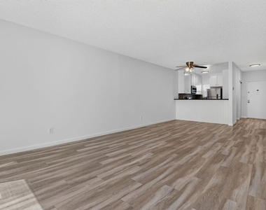 311 Montana Avenue - Photo Thumbnail 13