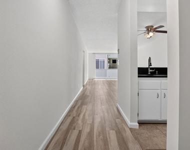 311 Montana Avenue - Photo Thumbnail 3