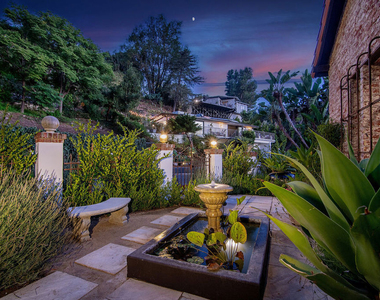 3475 N Knoll Drive - Photo Thumbnail 4