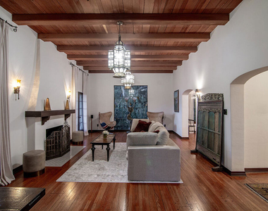 3475 N Knoll Drive - Photo Thumbnail 7