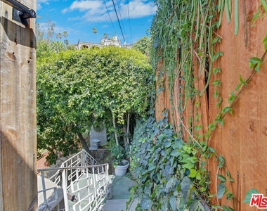 6921 Paseo Del Serra - Photo Thumbnail 1