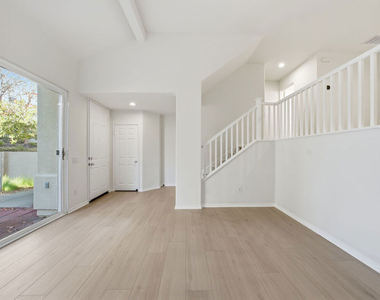 25715 Wagner Way - Photo Thumbnail 6