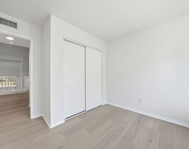 25715 Wagner Way - Photo Thumbnail 7