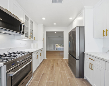 25715 Wagner Way - Photo Thumbnail 2