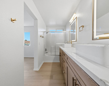 25715 Wagner Way - Photo Thumbnail 14