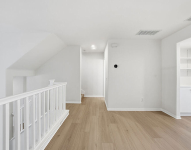25715 Wagner Way - Photo Thumbnail 9