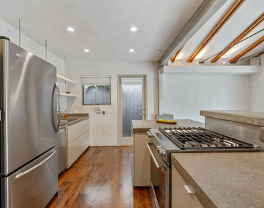 625 Santa Clara Avenue - Photo Thumbnail 14