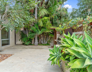 625 Santa Clara Avenue - Photo Thumbnail 5