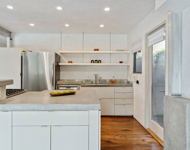 625 Santa Clara Avenue - Photo Thumbnail 12