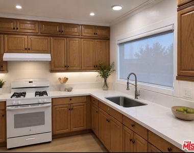 2810 Francis Avenue - Photo Thumbnail 2