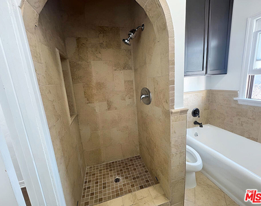 1525 1/2 S Orange Grove Avenue - Photo Thumbnail 16