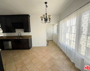 1525 1/2 S Orange Grove Avenue - Photo Thumbnail 6