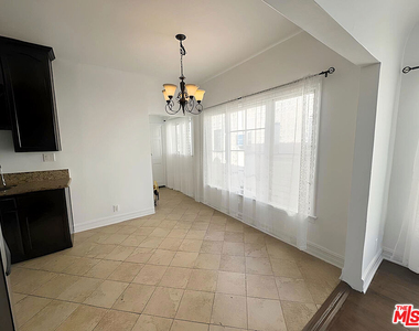 1525 1/2 S Orange Grove Avenue - Photo Thumbnail 11