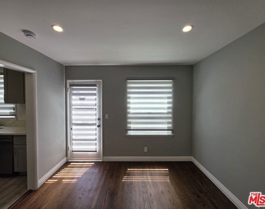 102 Gaviota Avenue - Photo Thumbnail 13