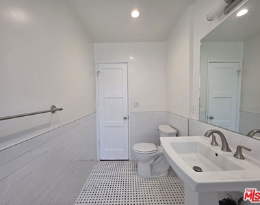 102 Gaviota Avenue - Photo Thumbnail 31