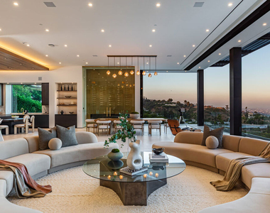 9364 Beverly Crest Drive - Photo Thumbnail 6