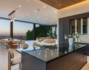 9364 Beverly Crest Drive - Photo Thumbnail 9
