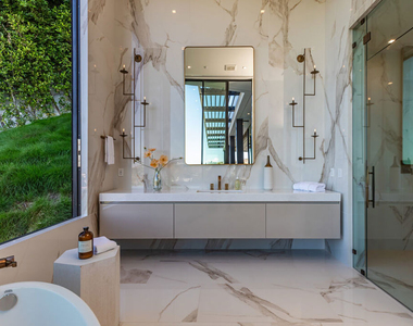 9364 Beverly Crest Drive - Photo Thumbnail 12