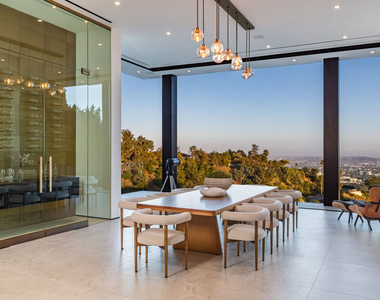 9364 Beverly Crest Drive - Photo Thumbnail 7