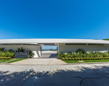 9364 Beverly Crest Drive - Photo Thumbnail 1