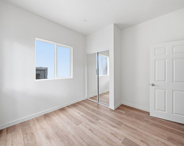 3020 W 12th Street - Photo Thumbnail 3