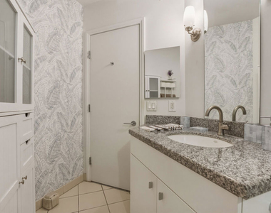 1100 Wilshire Boulevard - Photo Thumbnail 27