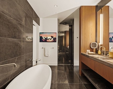 211 W Elm Court - Photo Thumbnail 13