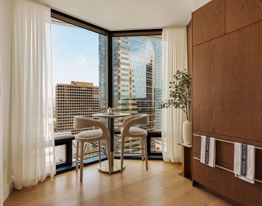 211 W Elm Court - Photo Thumbnail 6