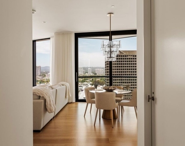 211 W Elm Court - Photo Thumbnail 2