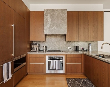 211 W Elm Court - Photo Thumbnail 5
