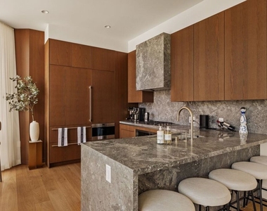 211 W Elm Court - Photo Thumbnail 4