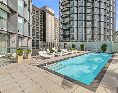 211 W Elm Court - Photo Thumbnail 21