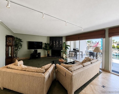 92 Antigua - Photo Thumbnail 2