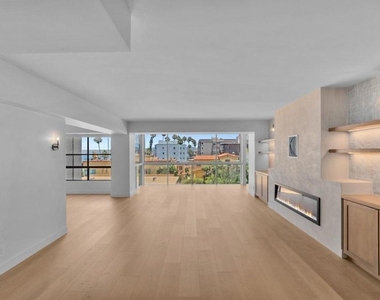 939 Coast Blvd - Photo Thumbnail 2