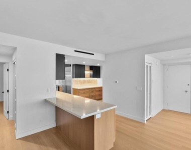 939 Coast Blvd - Photo Thumbnail 17