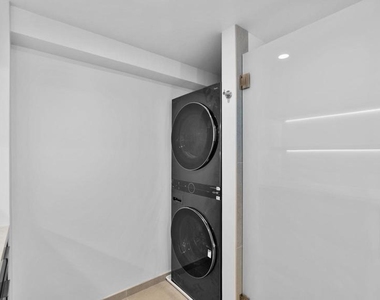 939 Coast Blvd - Photo Thumbnail 14