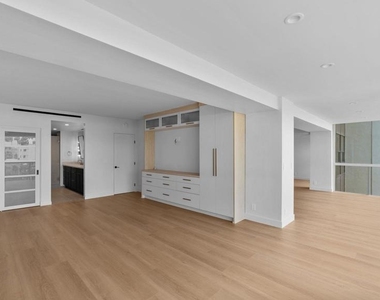 939 Coast Blvd - Photo Thumbnail 10