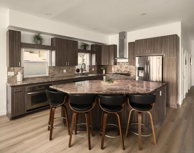 806 Ocean Ln - Photo Thumbnail 12
